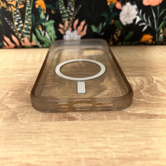 Clear Glittery iPhone 14 MagSafe Case - Picture 2 of 6